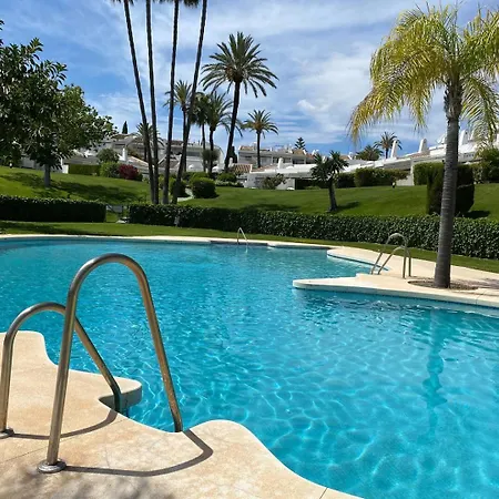 Apartment Off Line Aloha Gardens, Dragos, Puerto Banus 3 Bedroom *