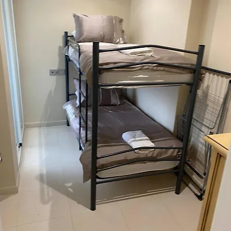 Off Line Aloha Gardens, Dragos, Puerto Banus 3 Bedroom Apartment *